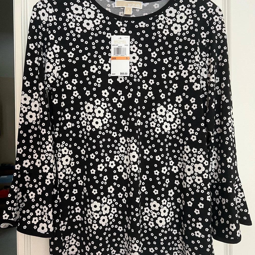 Michael Kors Black and White Floral blouse w bell sleeves